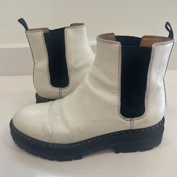 Marc Fisher Pirro Chelsea Lugsole Ankle Boot - Picture 12 of 13